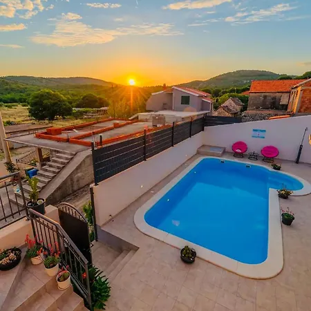 Awesome In Vinovac With Private Swimming Pool, Be Inside Or Outside *