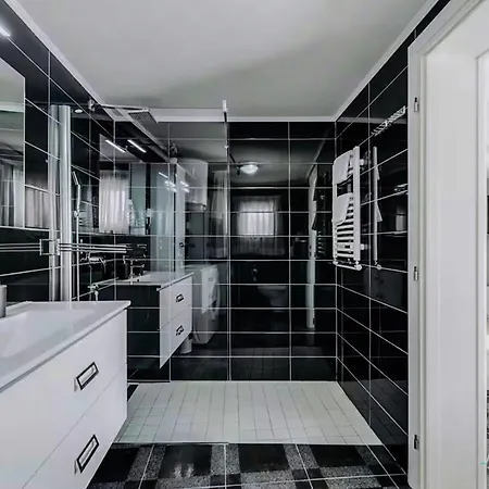 Awesome In Vinovac With Private Swimming Pool, Be Inside Or Outside Casa vacanze Pirovac