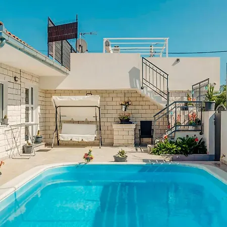 Awesome In Vinovac With Private Swimming Pool, Be Inside Or Outside *