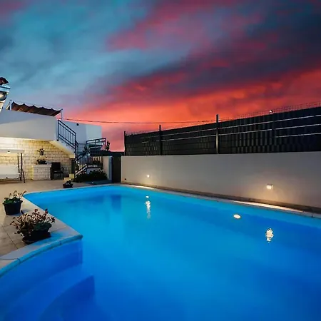 Awesome In Vinovac With Private Swimming Pool, Be Inside Or Outside *